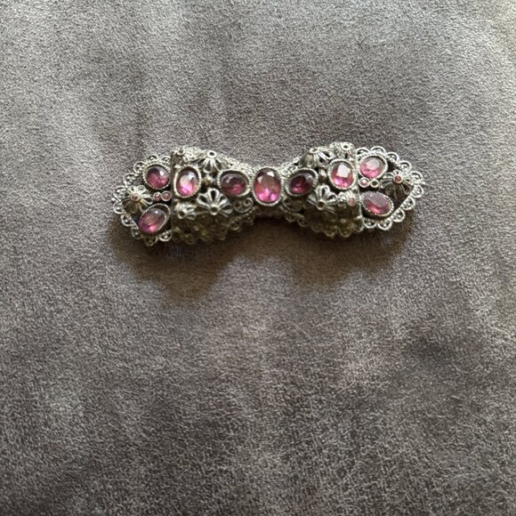 Vintage Silver-Tone Brooch With Pink Gemstones & Intricate Filigree Design - Picture 2 of 4